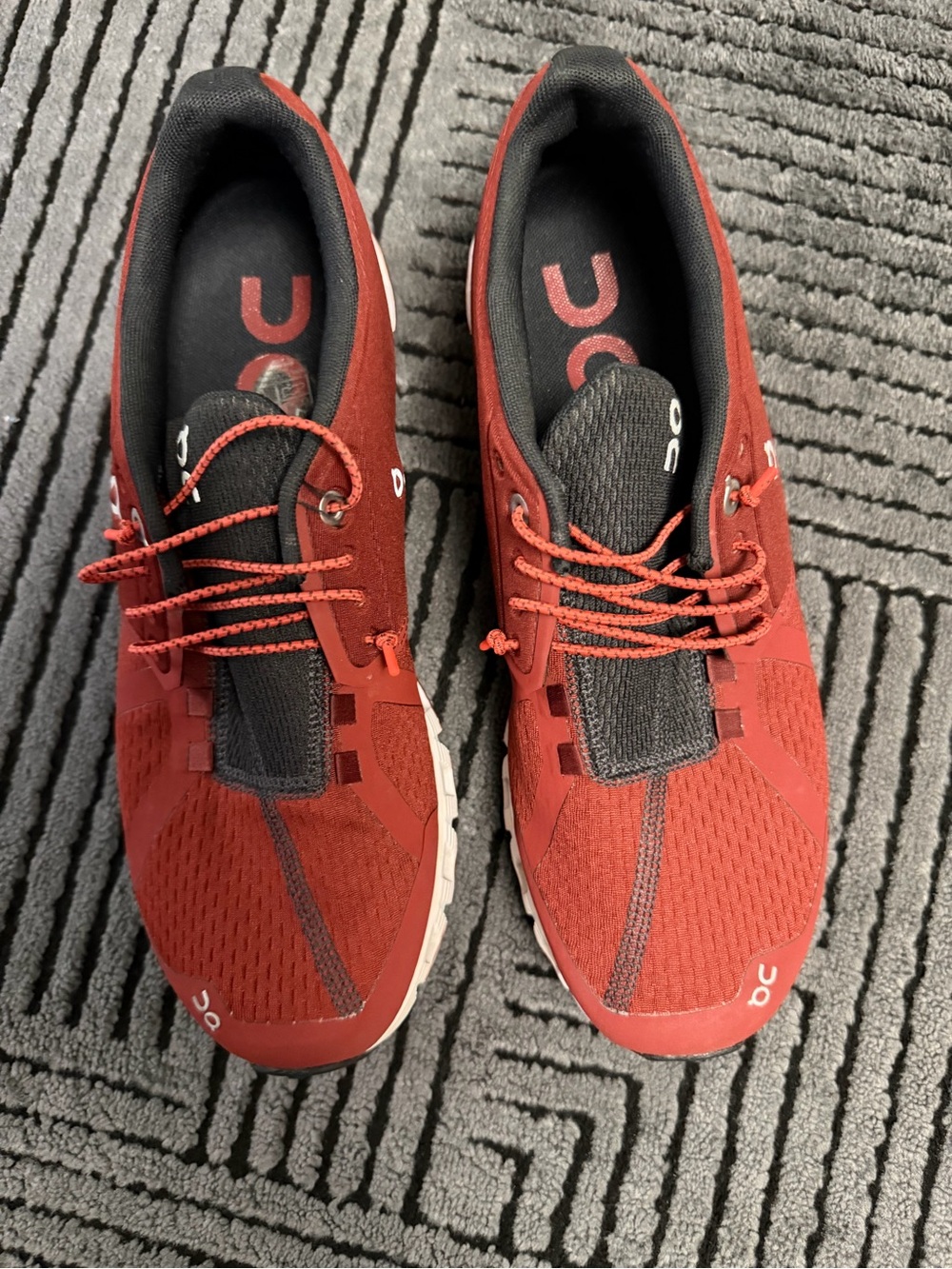 On Running Cloud Women’s Size 10 Red Athletic Running Shoes